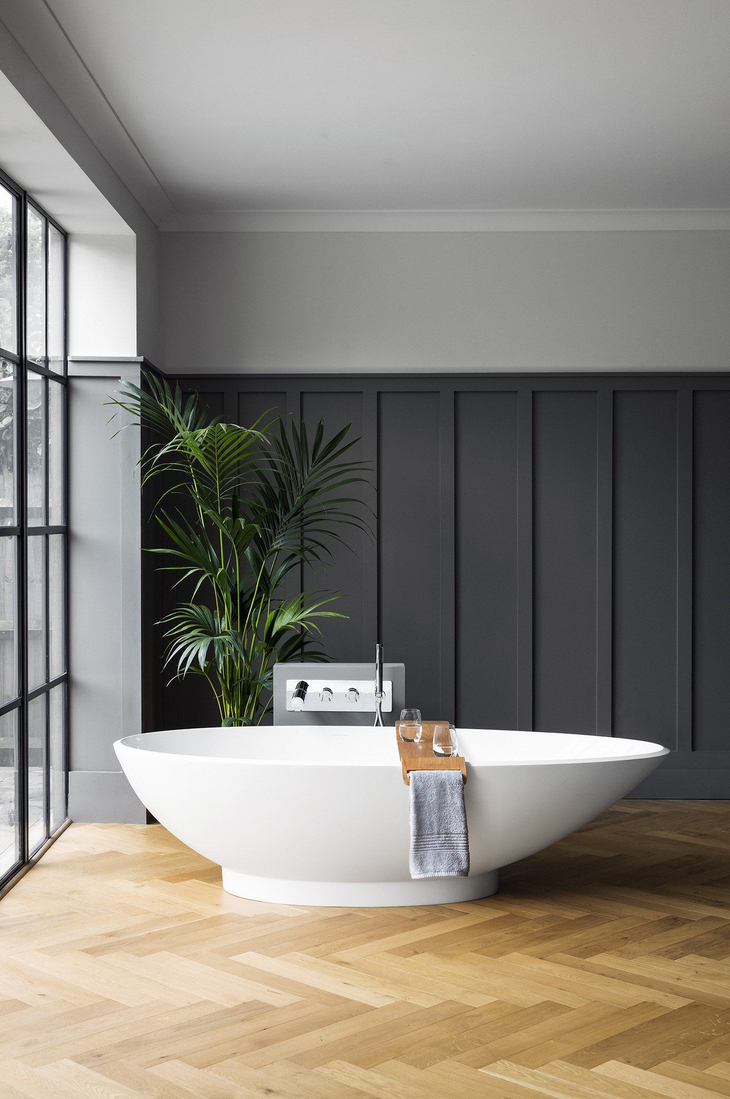 Ultimate Bathrooms Oval Bathtub