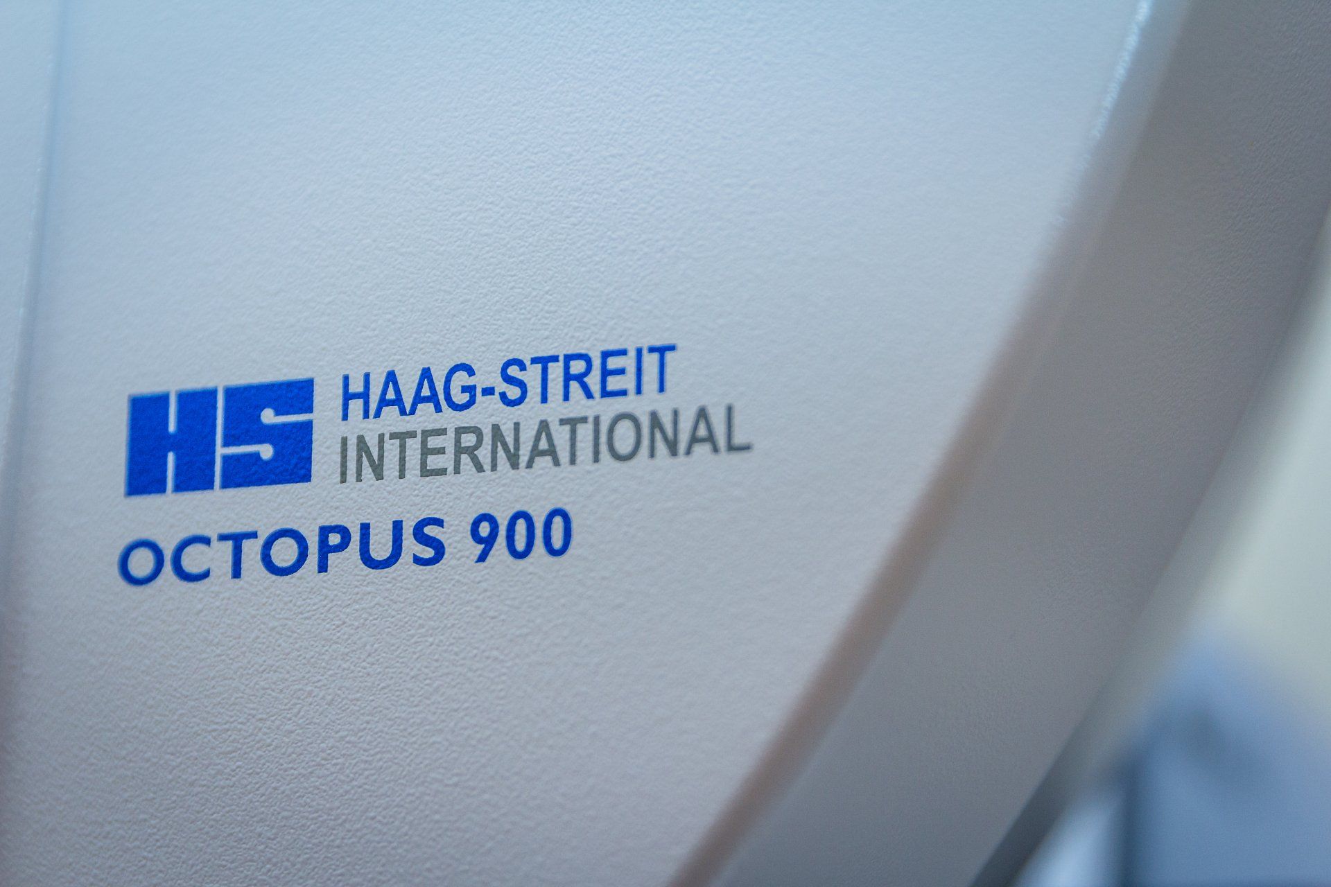 A close up of a hs international octopus 900 machine