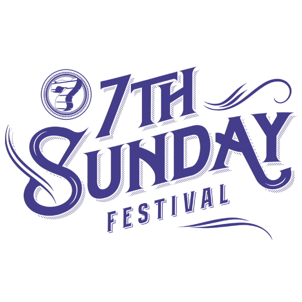 Logo voor het 7e Zondagfestival in donkerblauw. De tekst bevat