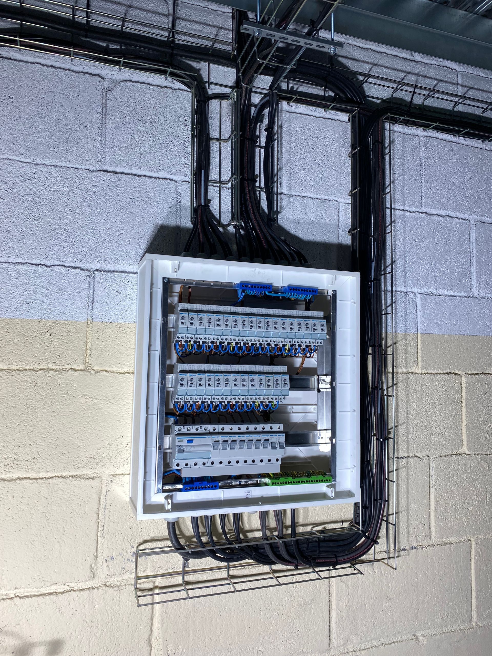 Trabalho, dedicação e profissionalismo!