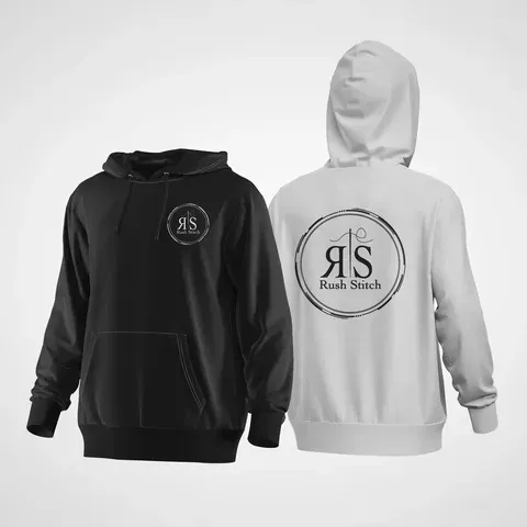 Una sudadera con capucha en blanco y negro con un logotipo en la parte delantera y trasera.