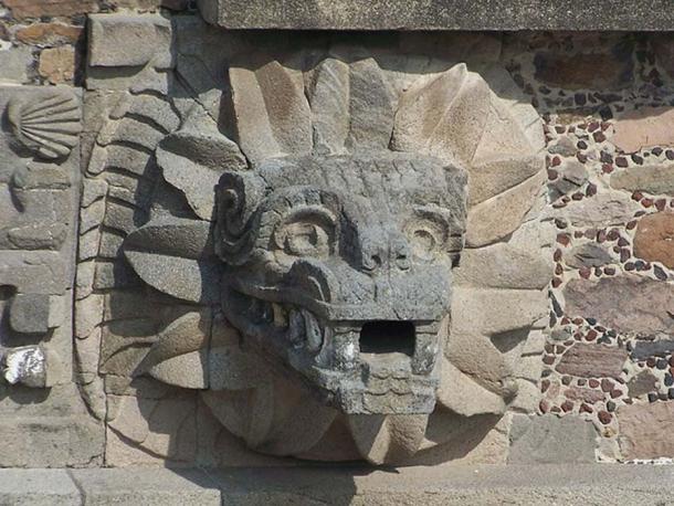 One of the feathered serpent heads that decorates the Temple of the Feathered Serpent ( Quetzalcohuăl) in Teotihuacan. (Image: CC BY-SA 2.0 )