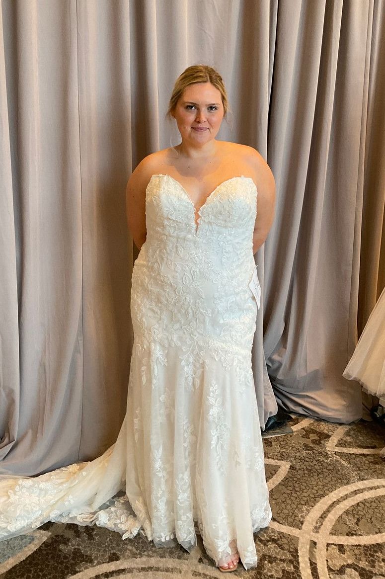 Allure Bridals A1210
