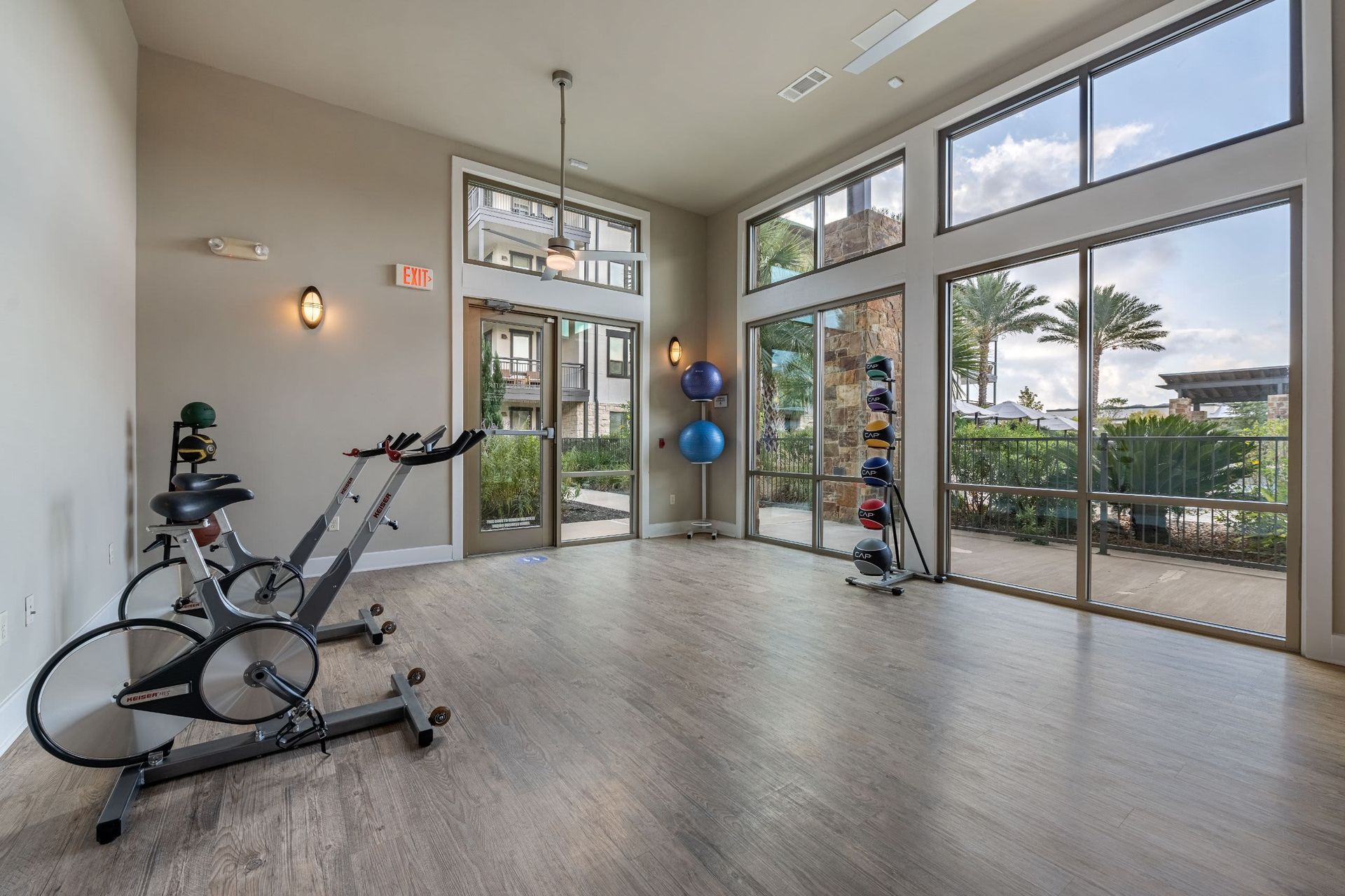 Fitness center at Marquis Cresta Bella in San Antonio, TX.