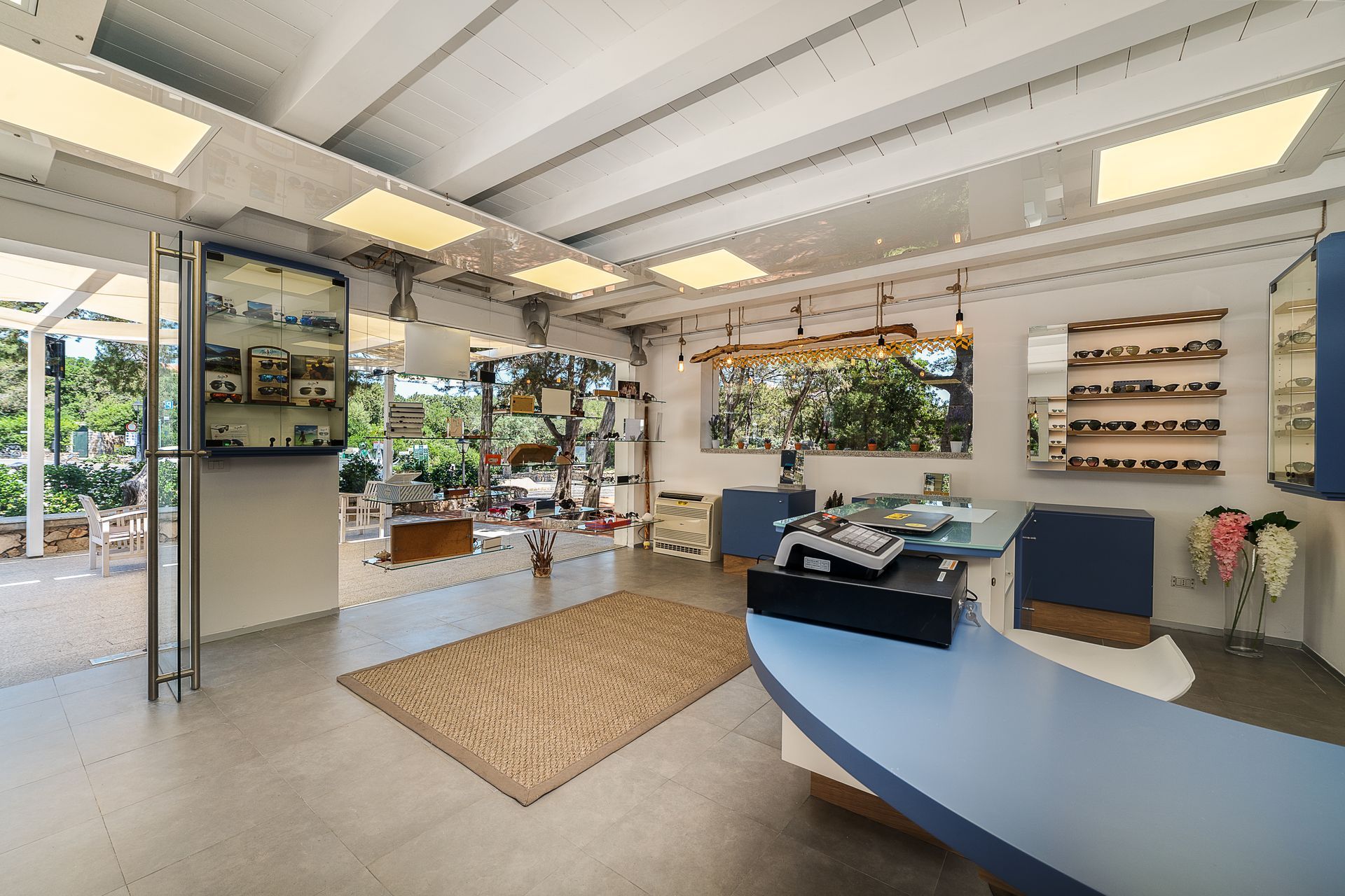 PORTO ROTONDO - Piazza A.Cascella - Ottica Priarone