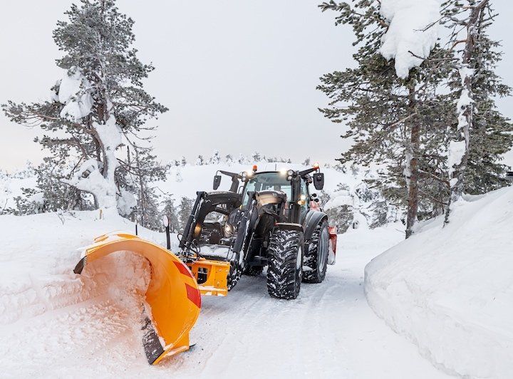 esposizione macchine agricole in vendita
