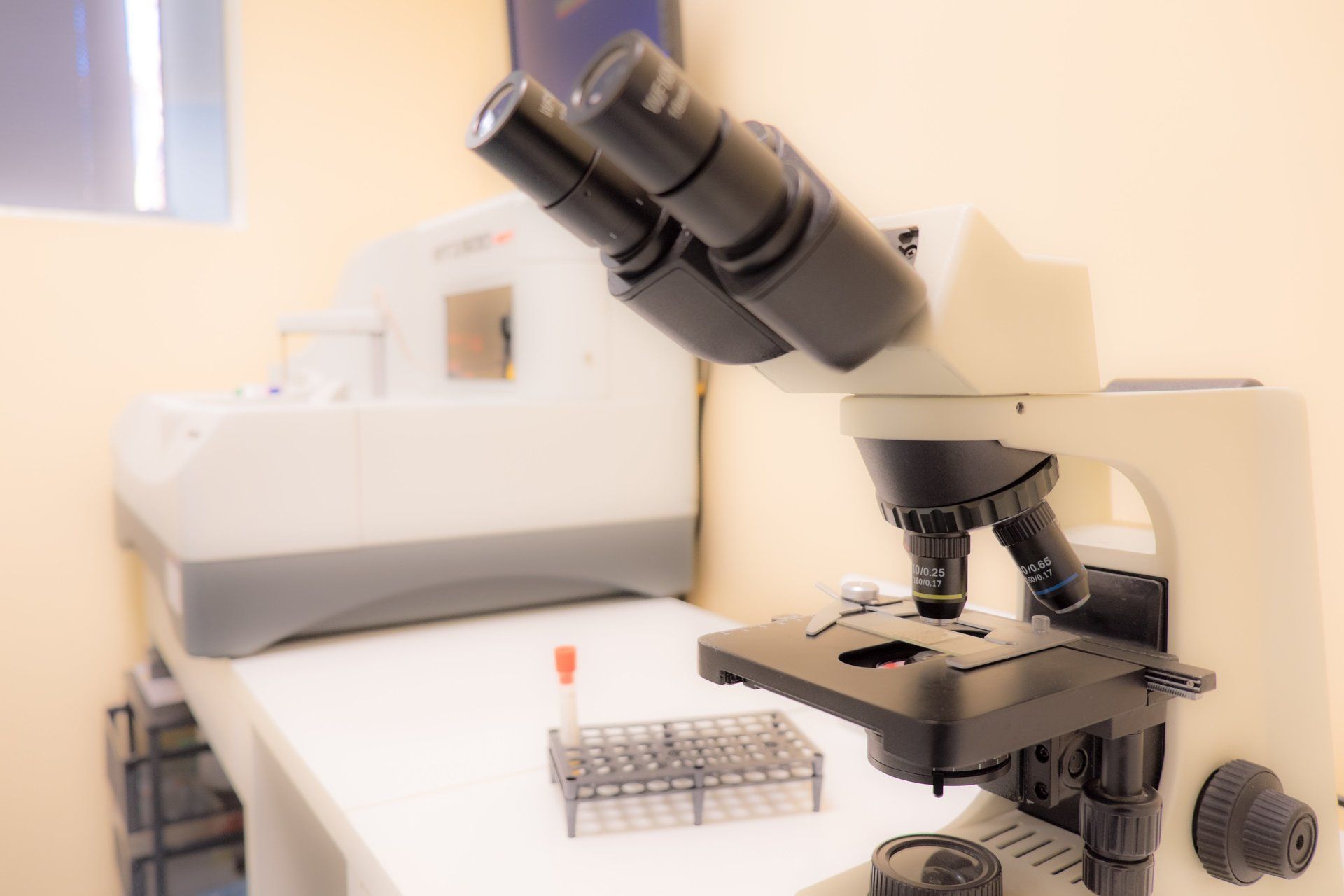 laboratoire d'analyse microscope