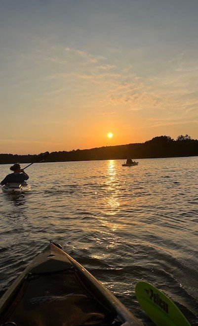 Kayaking, SUP, paddle boating.
