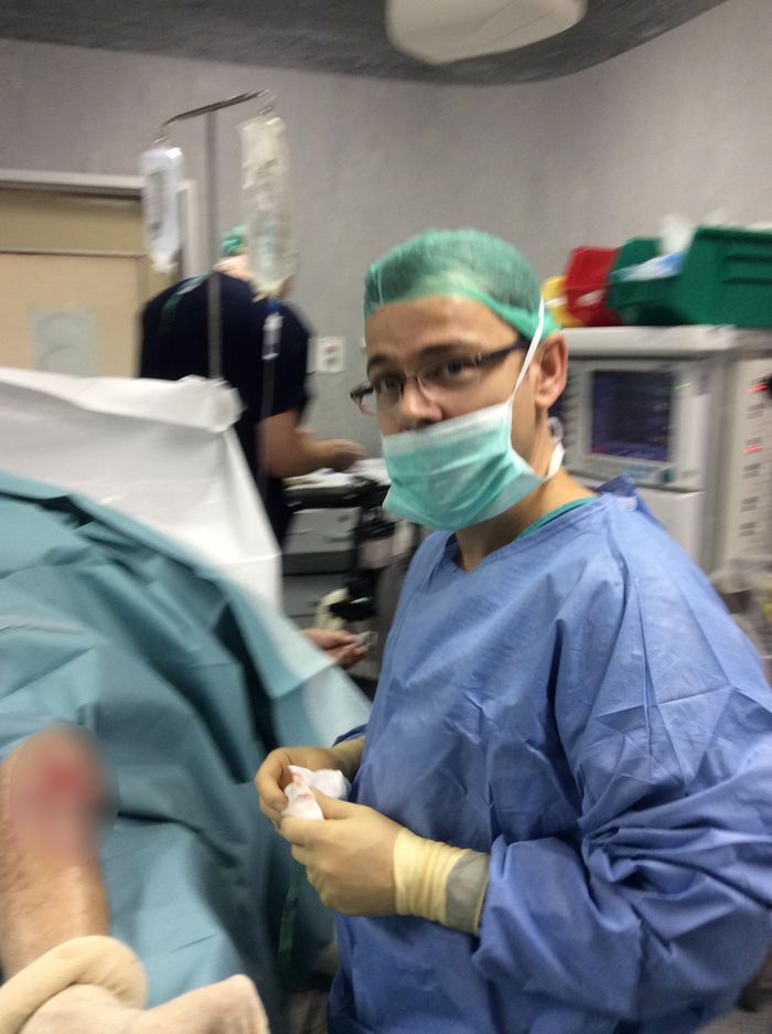 Dr. Anton Brewis in action | Plastic Surgeon Johannesburg