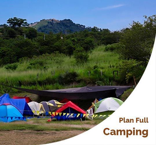Anuncio de camping: Incluye zona de camping, WiFi, baños y lockers. $24.000 por noche.