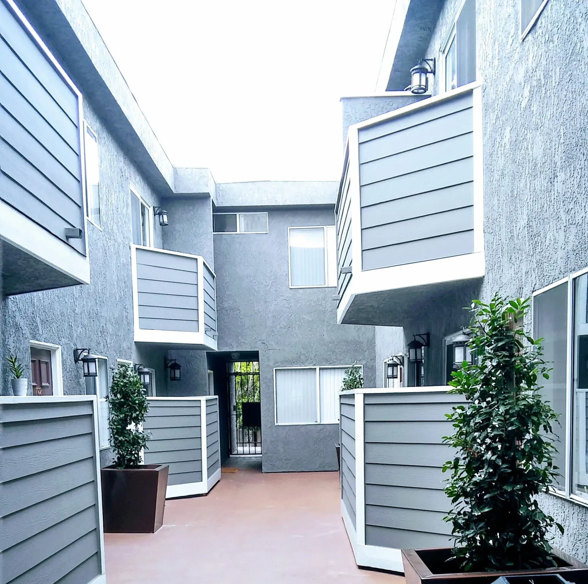 15111 Burbank Property Image