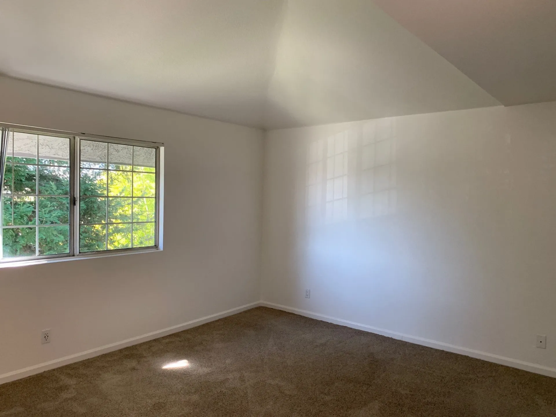 15111 Burbank Property Image