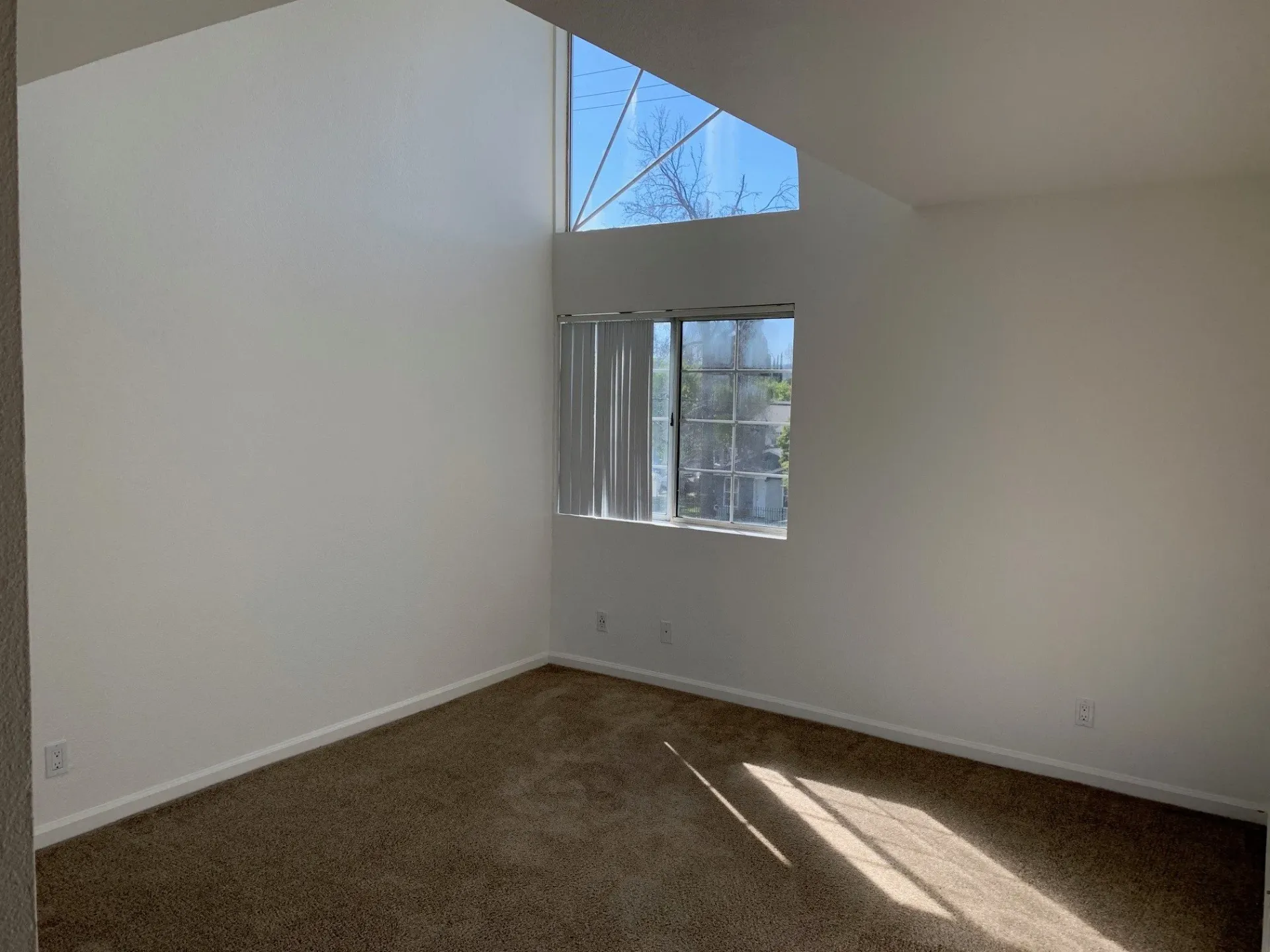 15111 Burbank Property Image