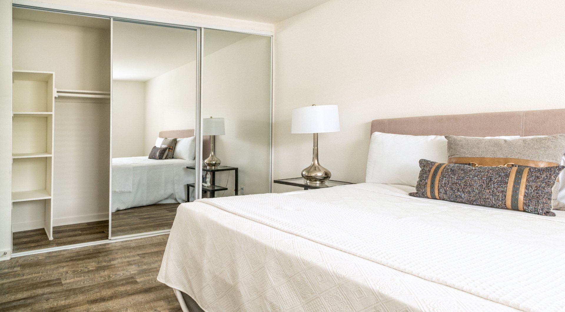 570 Los Robles Property Image