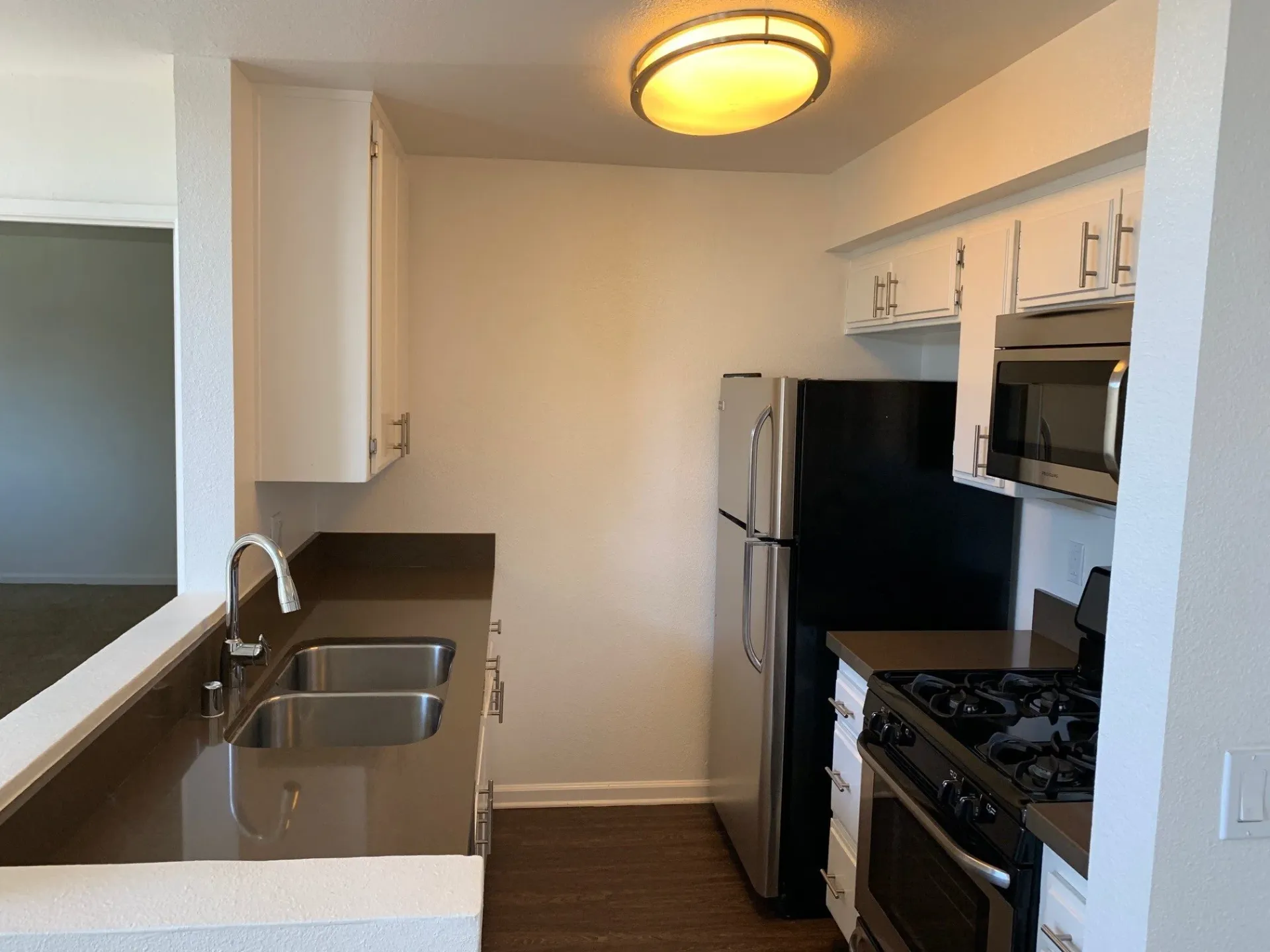 15111 Burbank Property Image