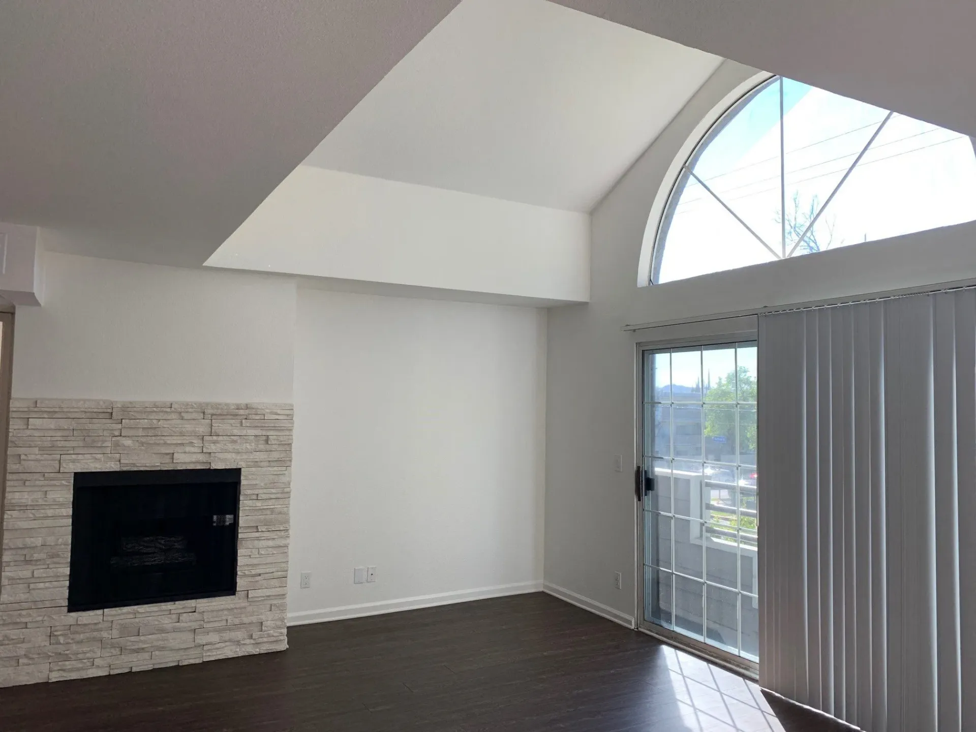 15111 Burbank Property Image