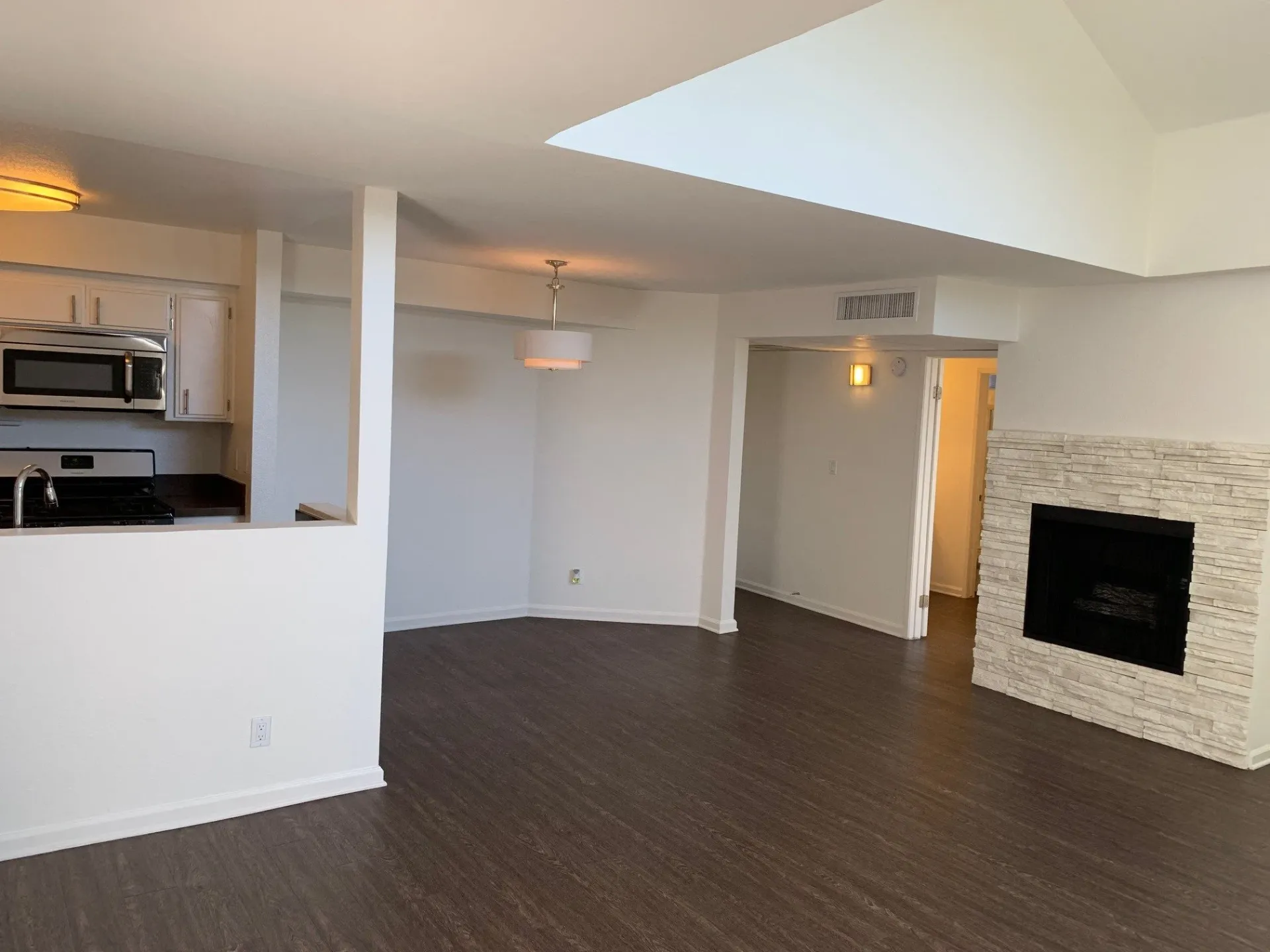 15111 Burbank Property Image