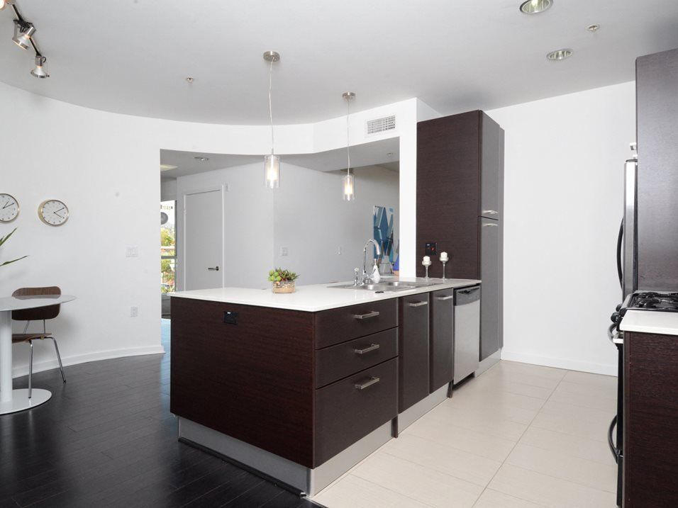 801 North Property Image