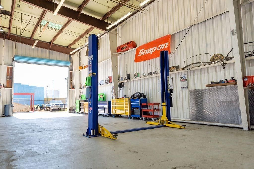 A garage with a sign that says snap on on it.