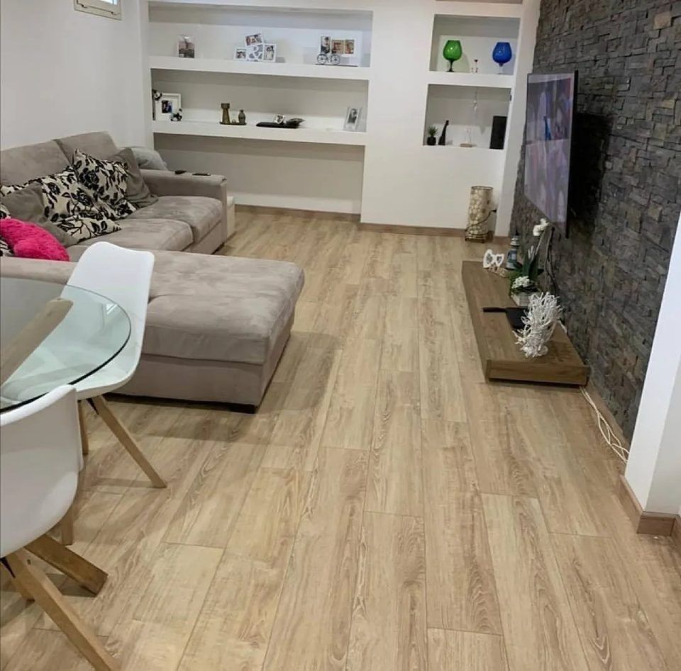 pavimento in laminato in un salotto