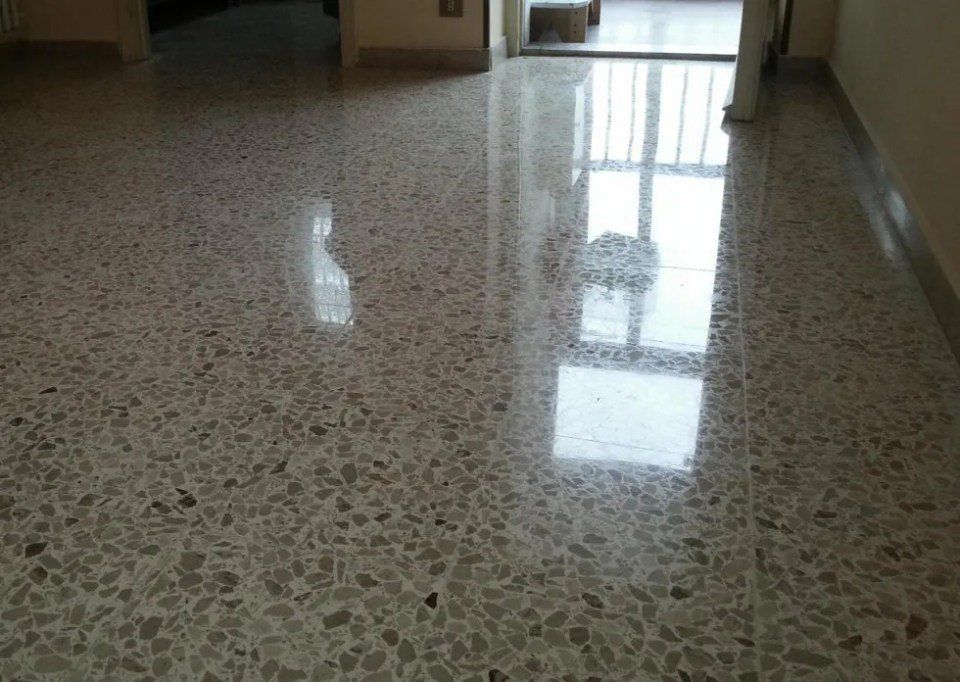 pavimento in graniglia dopo lucidatura
