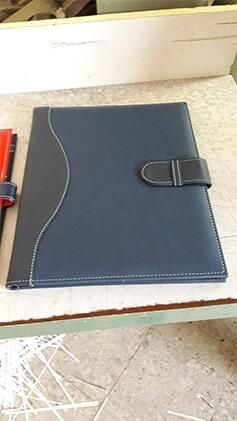 A A ENCUADERNACIÓN E IMPRENTA