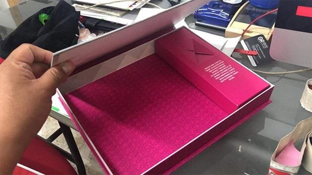 A A ENCUADERNACIÓN E IMPRENTA