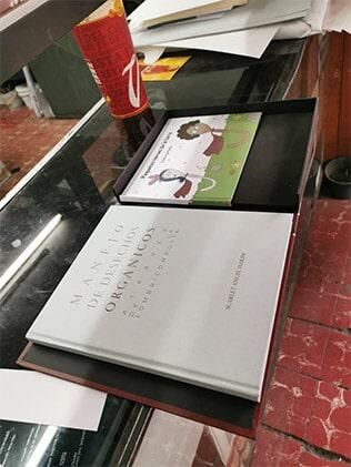 A A ENCUADERNACIÓN E IMPRENTA