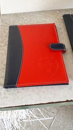 A A ENCUADERNACIÓN E IMPRENTA