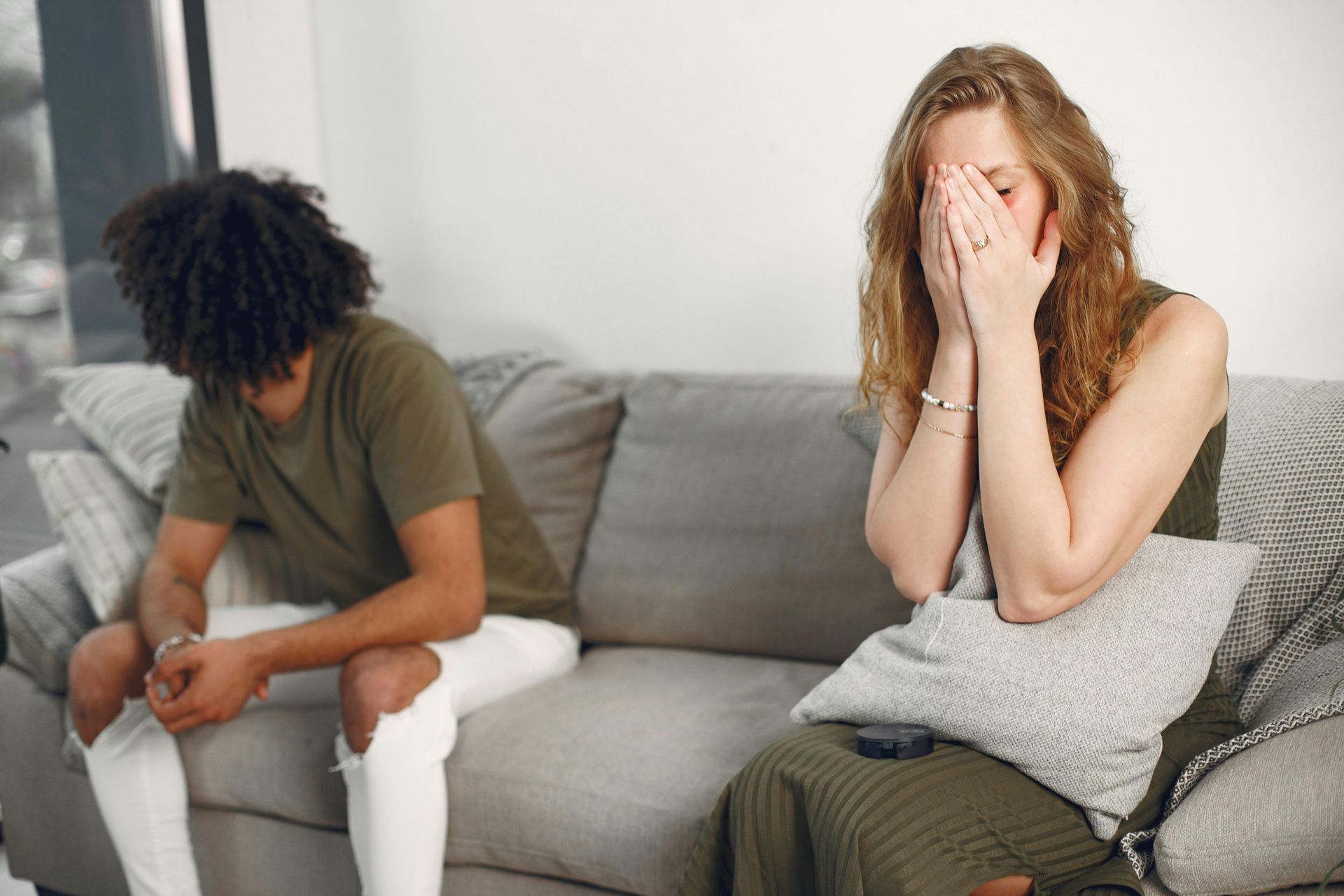25 unhealthy relationship patterns women don’t realize they’re repeating and how to break them