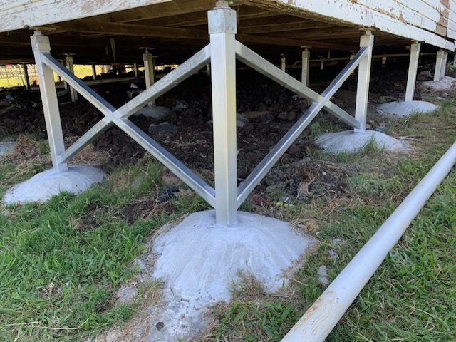 The foundation of a house is being built on concrete foundations.