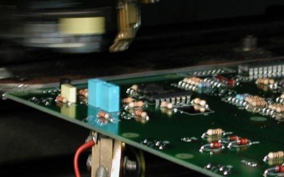 montaggio scheda elettronica