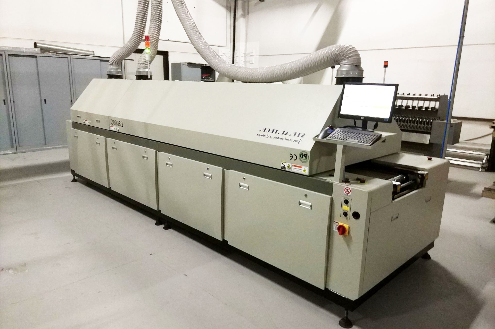 laboratorio di saldatura e assemblaggio delle schede elettroniche