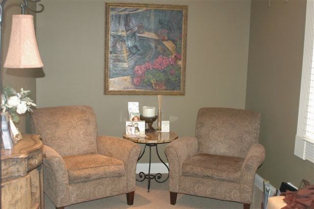 Michele A Finley Cosmetic Medicine seating area