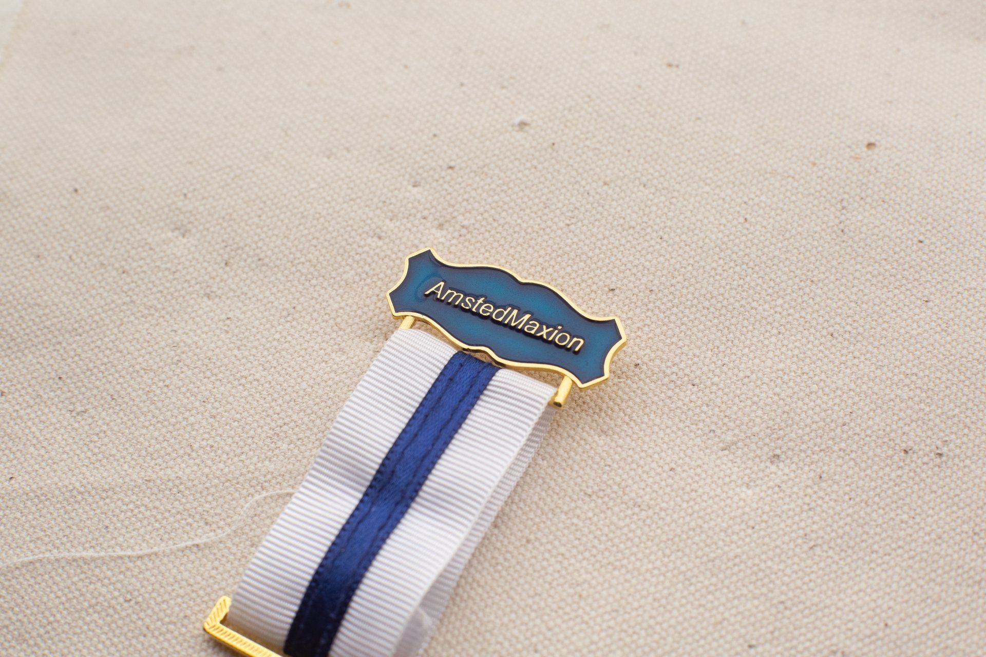 Comenda personalizado de metal