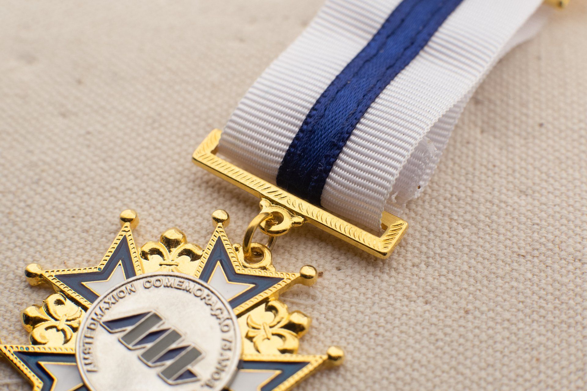 Comenda personalizado de metal