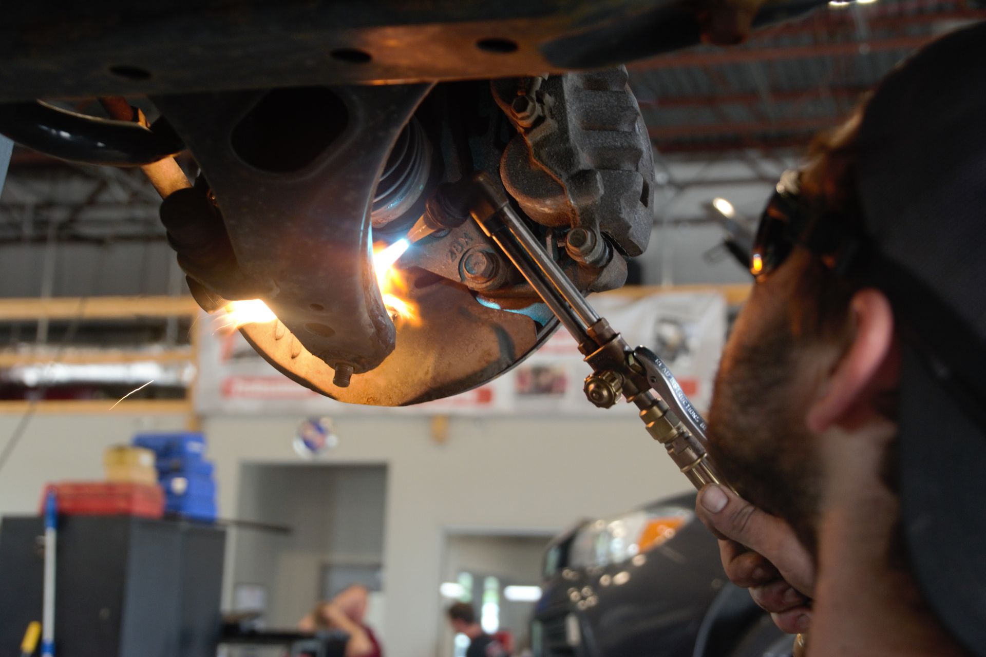 European Auto Repair: 5 Key Differences Between Dealerships and Independent Shops