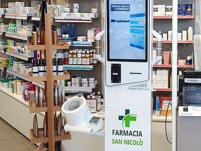 Una bilancia con il numero 624 su di essa