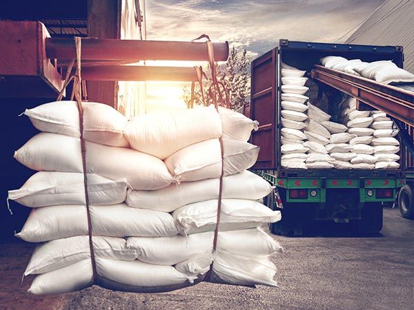 Descubre los beneficios del transporte terrestre de tus mercancías con Transportes RACSA