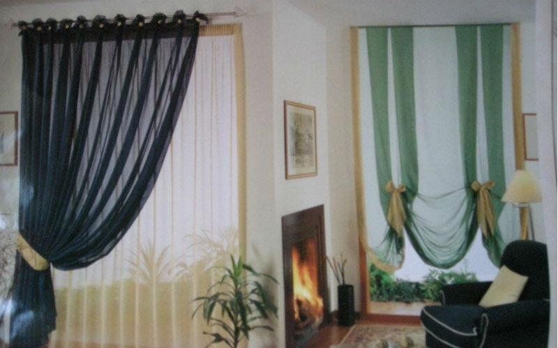 tende classiche per salotto bianca e blu