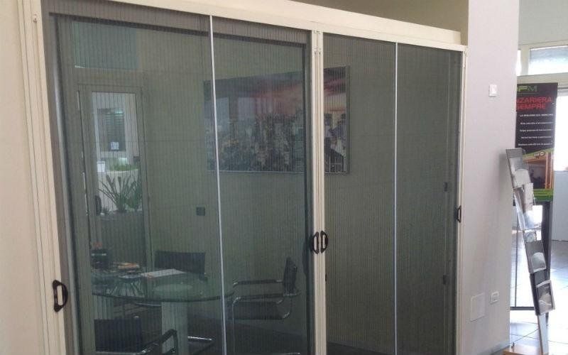 zanzariera plissettata scorrevole