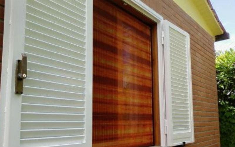 zanzariera per finestra