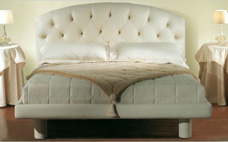 letto imbottito bianco