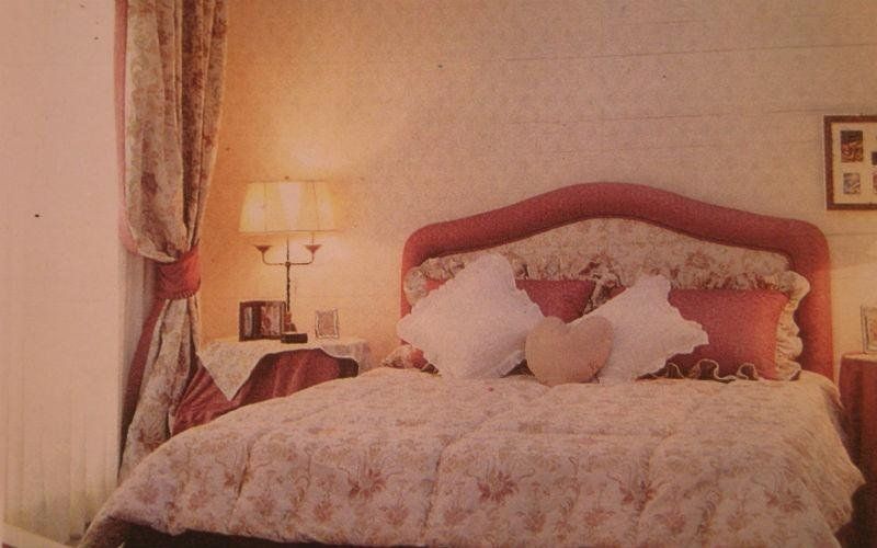 letto imbottito rosa