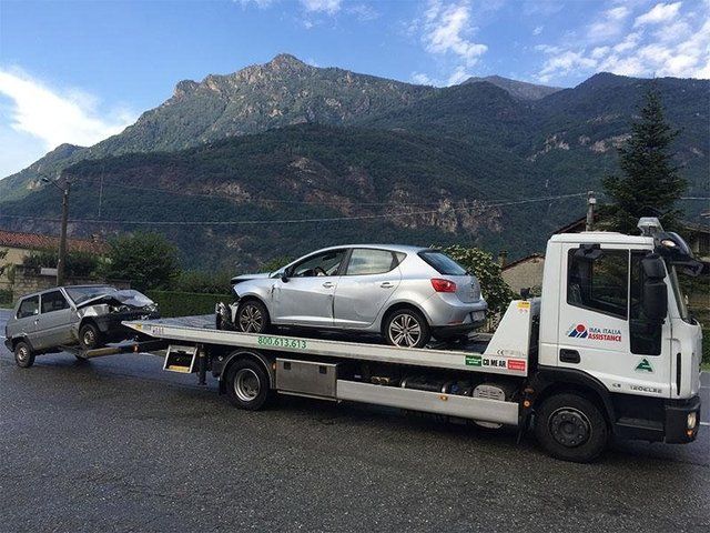 auto che necessita di revisione