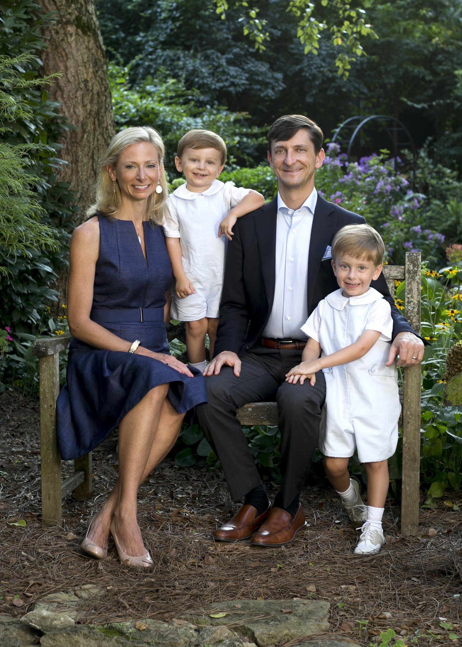 Outdoor photo of family in Nashville garden