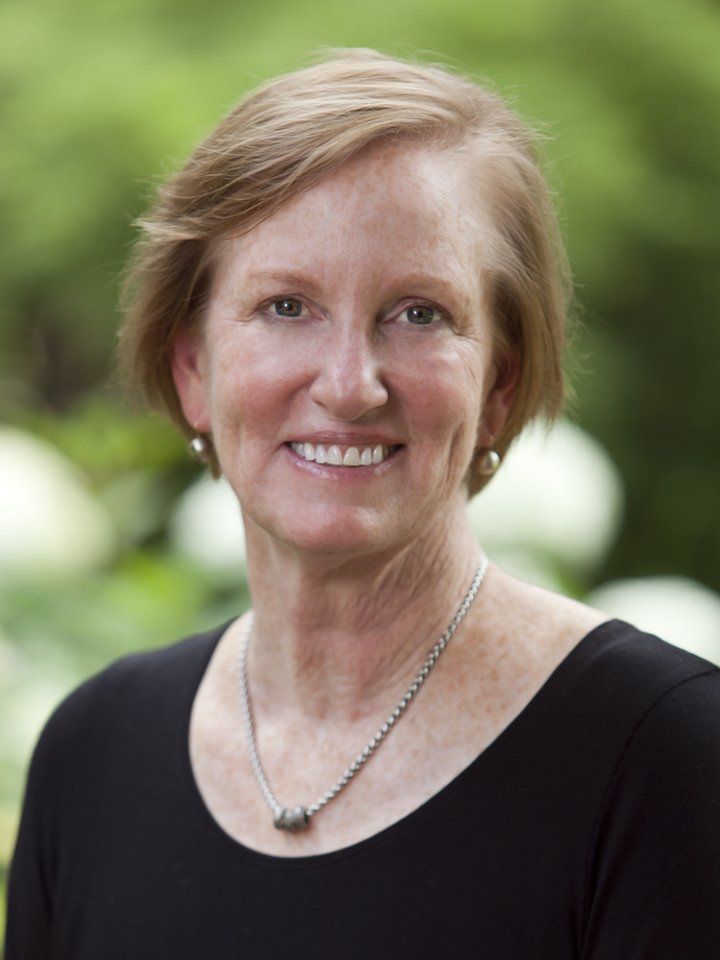 Outdoor headshot for Nashville professional