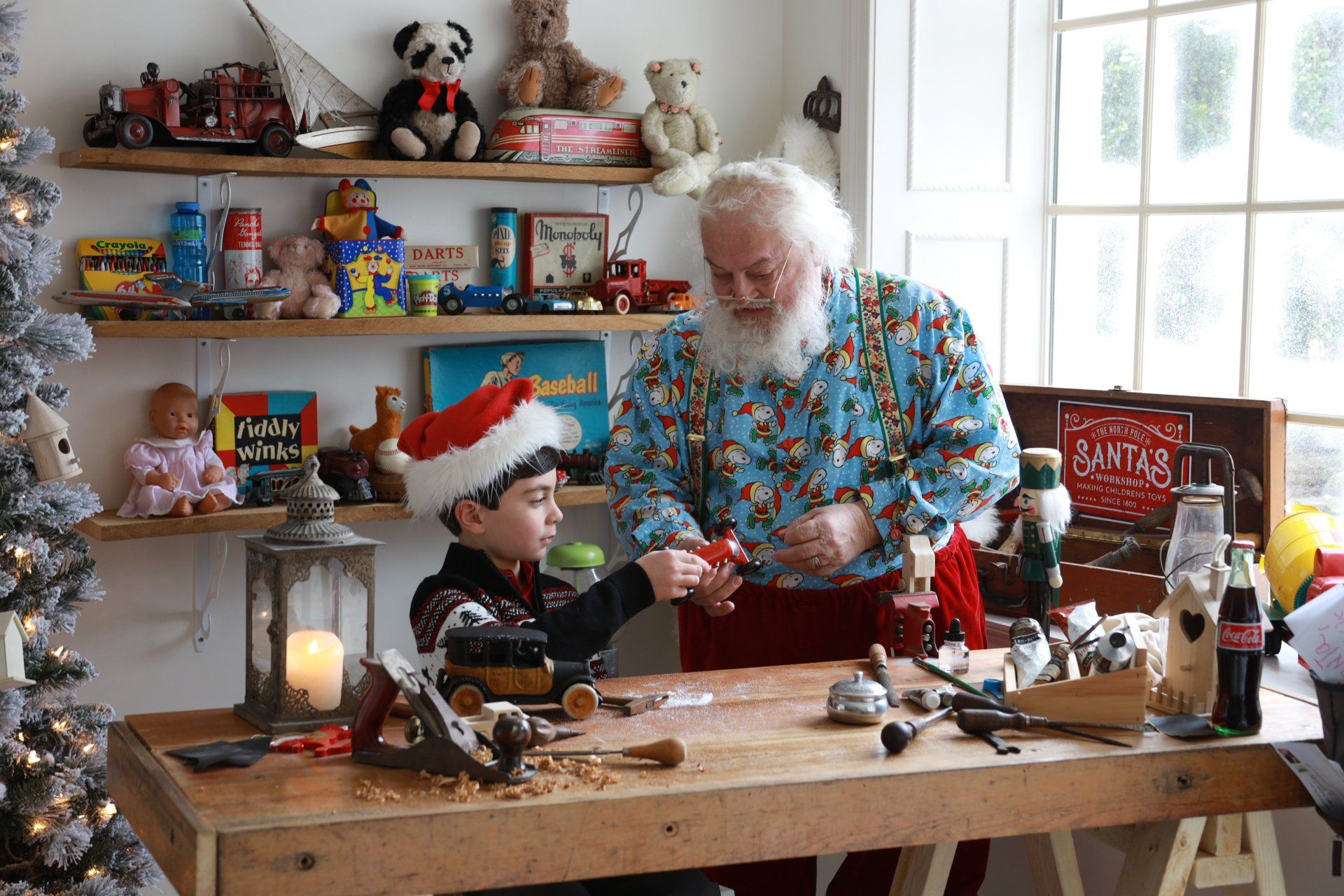 Santa with children in workshop
