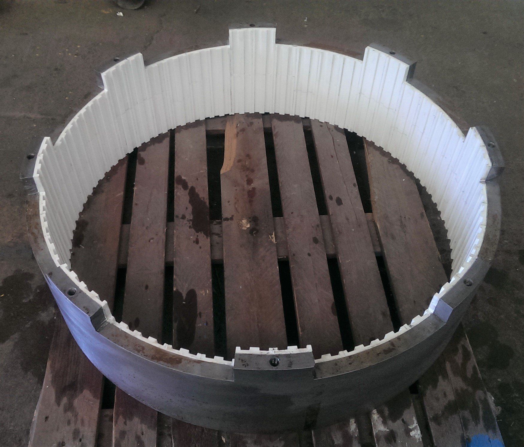 Gallery photos of Omegaslate wear resistance linings