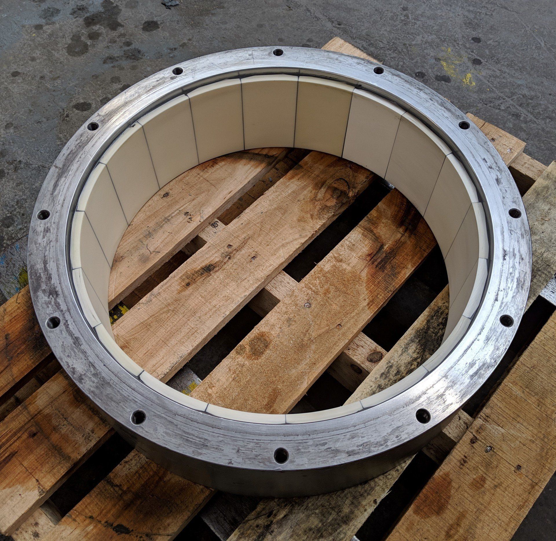 Gallery photos of Omegaslate wear resistance linings